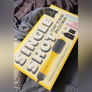 Dryerbar Blowout with a twist kit